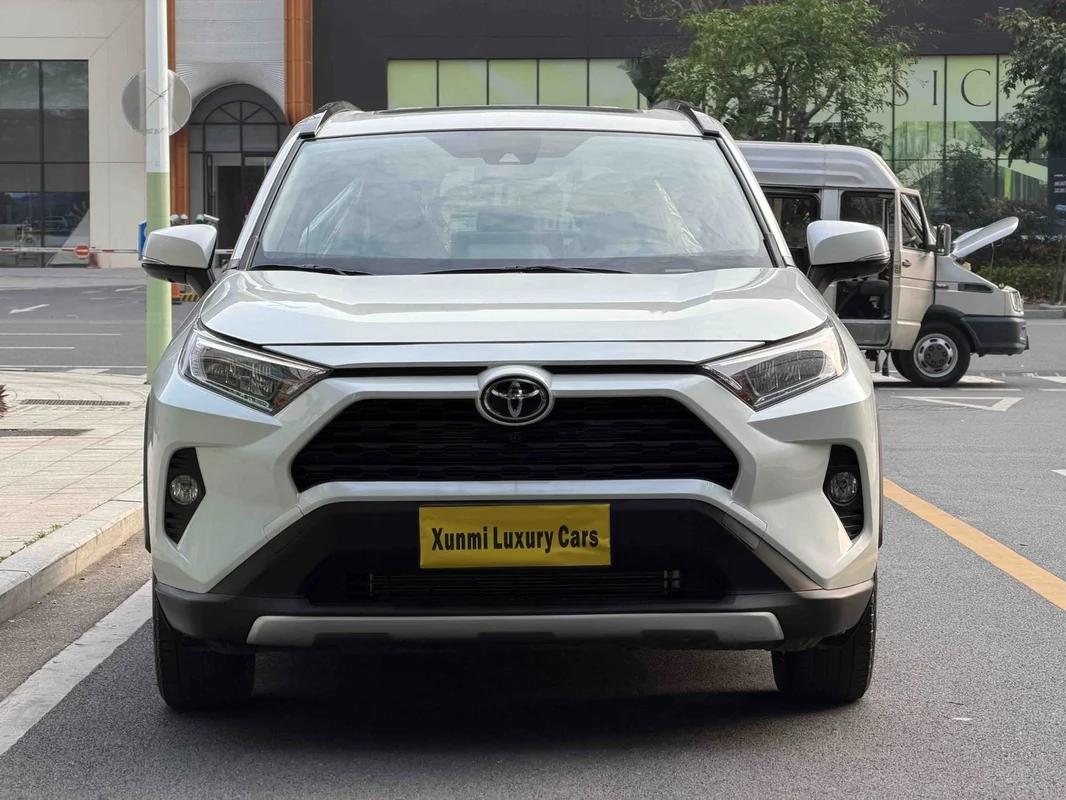 2020 تويوتا RAV4 النسخة الـ2020 بسعة 2.0 لتر مع ناقل حركة أوتوماتيكي، مقدمة أمامية - Seek Motors